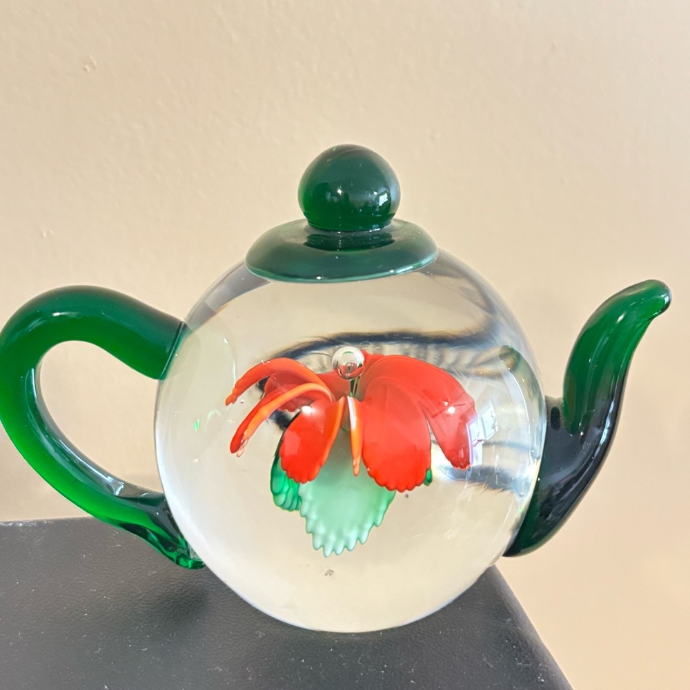 Dynasty Gallery Flower Teapot Heirloom Collectibles Handblown Art Glass Weight